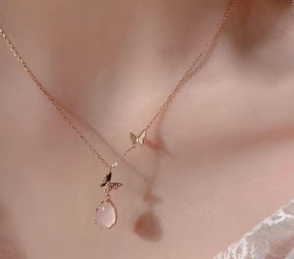  گر دنبند نقره عیار s925 مدل اشک و پروانه (رنگ طلایی)  نگین ( سنگ )