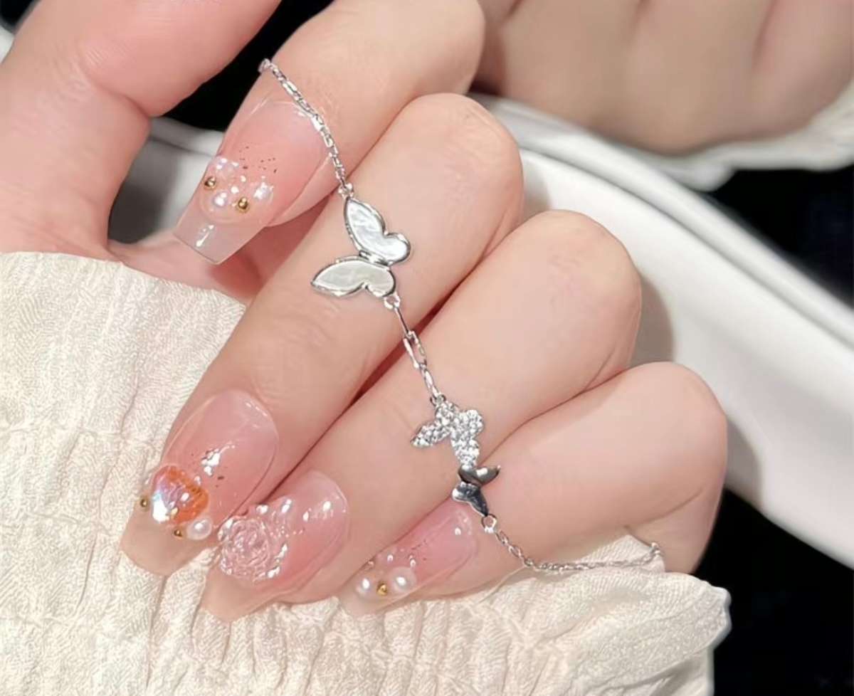 دستبند نقره عیار ۹۲۵ طرح پروانه مدل ۲۰۲۶ 